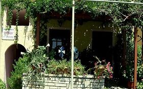Smaragda Hotel